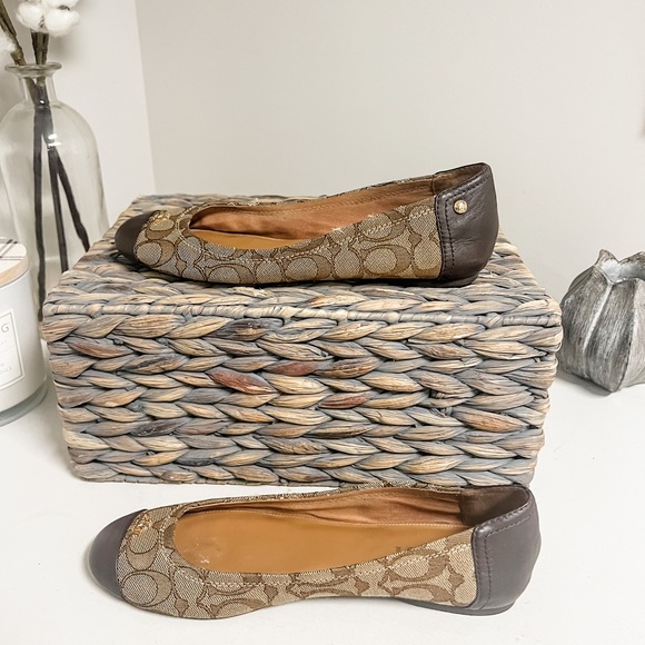 Coach Brown Classic Logo Print Chelsea Ballet Flat Size 8.5B - Picture 3 of 6
